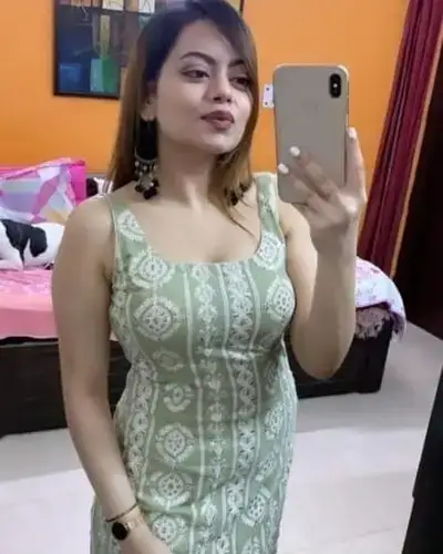 Call Girl in Uzhavarkarai